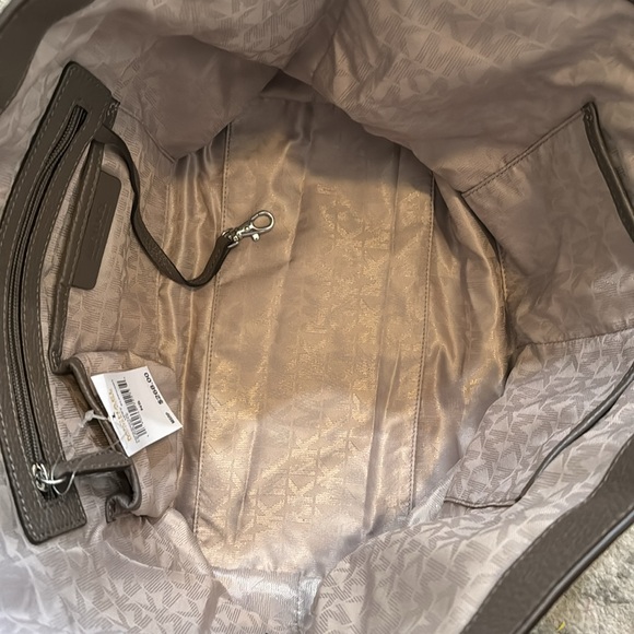 NWT Michael Kors Large Izzy Tote in Gray - Picture 4 of 7